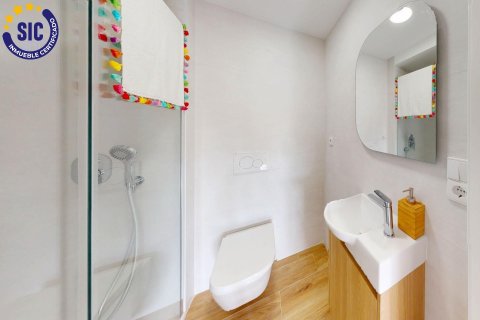 Apartamento en venta València, España 3 dormitorios, 109 m2 No. 132777 - foto 8