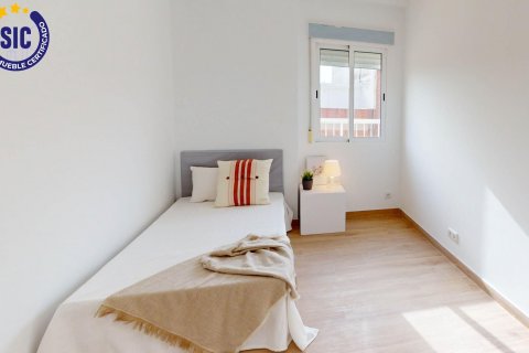 Apartamento en venta València, España 3 dormitorios, 109 m2 No. 132777 - foto 11