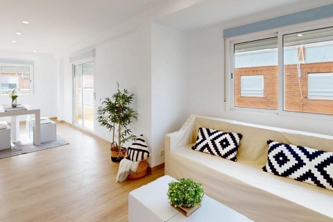 Apartamento en venta València, España 3 dormitorios, 109 m2 No. 132777 - foto 1