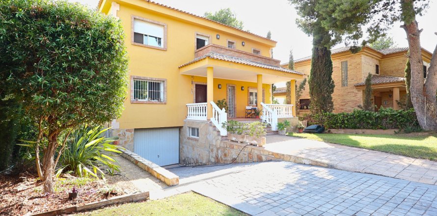 Вилла Ллирия, Валенсия, Испания 5 спален, 246м2 №132775