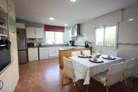 Продажа виллы Ллирия, Валенсия, Испания 5 спален, 246м2 №132775 - фото 7