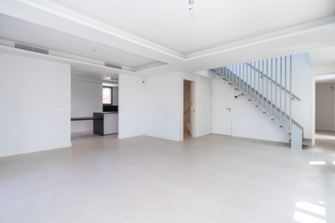 Аренда квартиры в Мадрид, Испания 3 спальни, 138м2 №122394 - фото 5