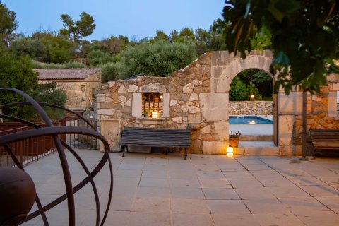 Finca myytävänä Alaro, Mallorca, Espanja, 4 makuuhuonetta, 520 m2 No. 128258 - kuva 1