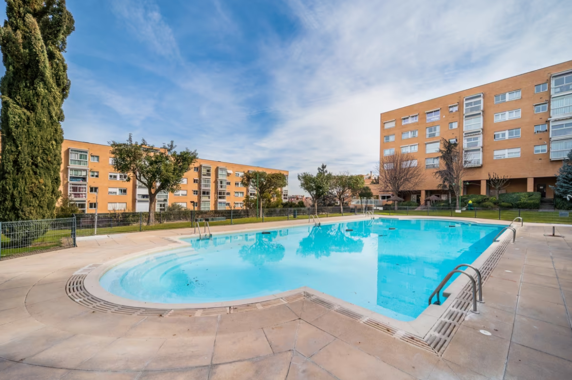 Apartment in Madrid, Almeria, Spain 3 bedrooms, 130 sq.m. No. 130361