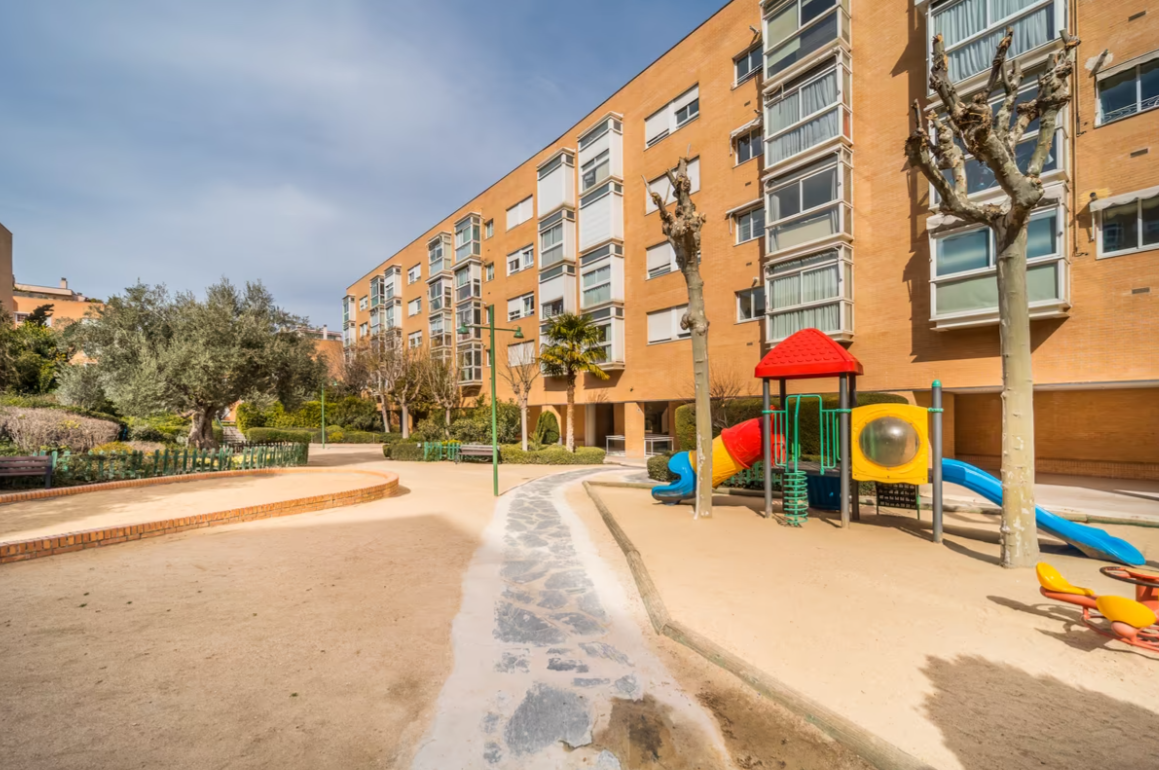 Apartment in Madrid, Almeria, Spain 3 bedrooms, 130 sq.m. No. 130361