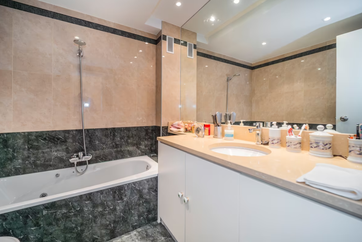 Apartment in Madrid, Almeria, Spain 3 bedrooms, 130 sq.m. No. 130361