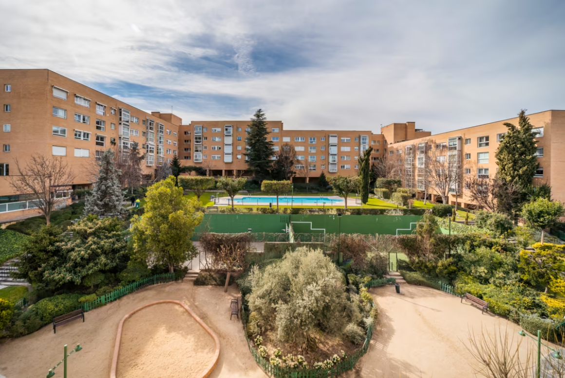 Apartment in Madrid, Almeria, Spain 3 bedrooms, 130 sq.m. No. 130361