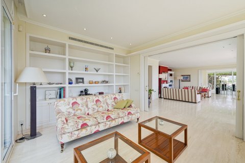 House for sale Sitges, Barcelona, Spain 5 bedrooms, 910 sq.m. No. 130398 - photo 24