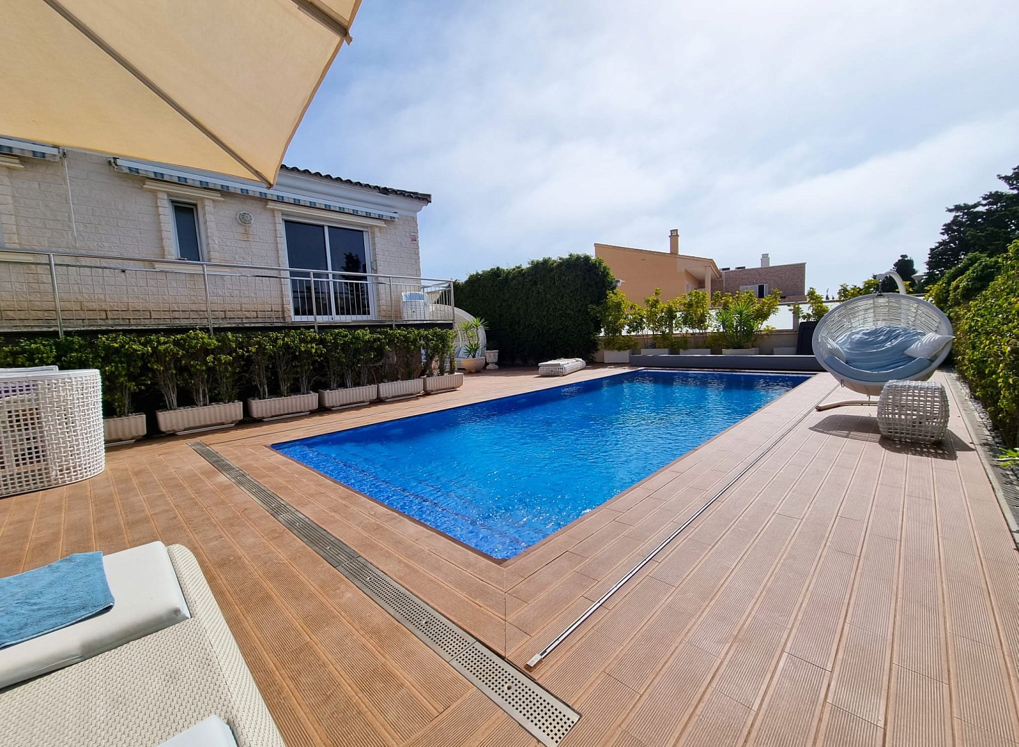 House in Torrevieja, Alicante, Spanien 5 Schlafzimmer, 380 m2 Nr. 130397