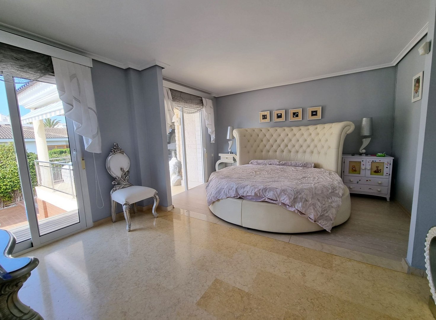 House in Torrevieja, Alicante, Spanien 5 Schlafzimmer, 380 m2 Nr. 130397