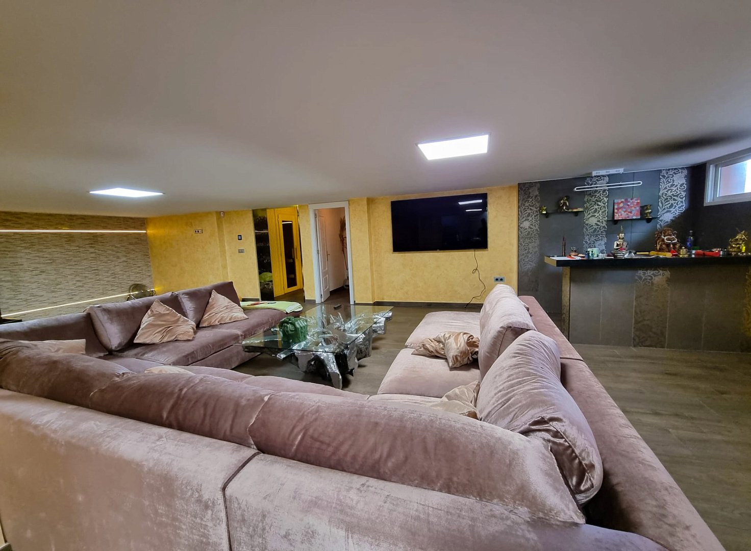 House in Torrevieja, Alicante, Spanien 5 Schlafzimmer, 380 m2 Nr. 130397