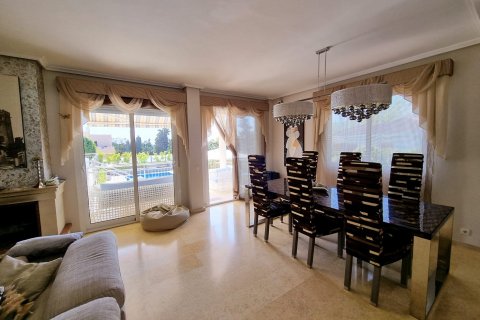 Сasa en venta Torrevieja, Alicante, España 5 dormitorios, 380 m2 No. 130397 - foto 5