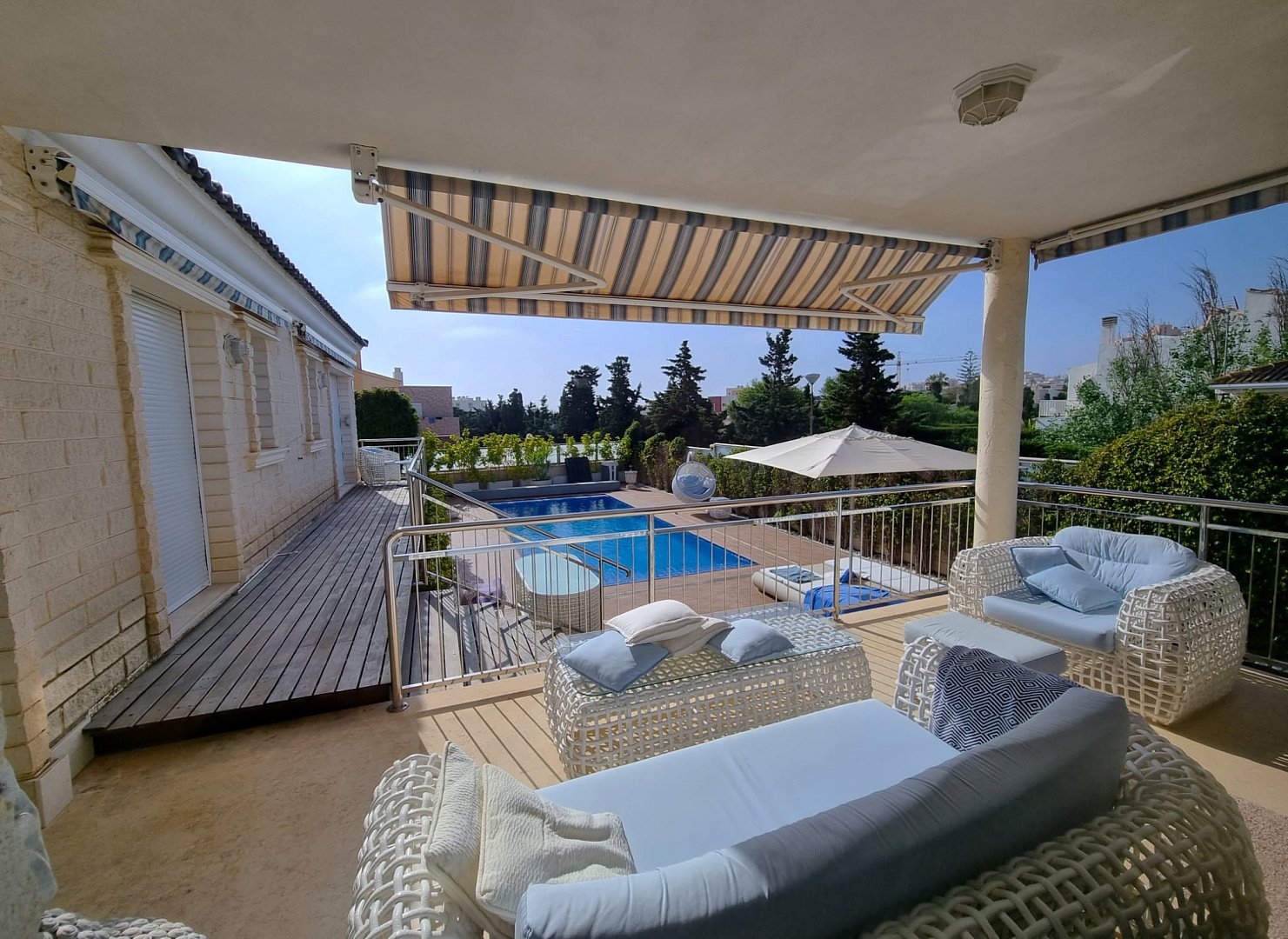 House in Torrevieja, Alicante, Spanien 5 Schlafzimmer, 380 m2 Nr. 130397