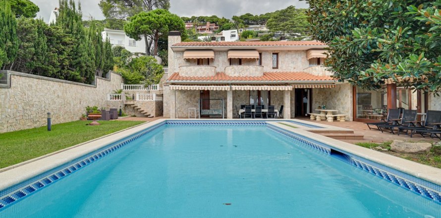 House Llagostera, Girona, Espagne 6 chambres, 654 m2 No. 130395