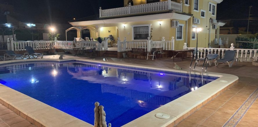 Villa Los Balcones, Alicante, Espagne 6 chambres, 340 m2 No. 126936