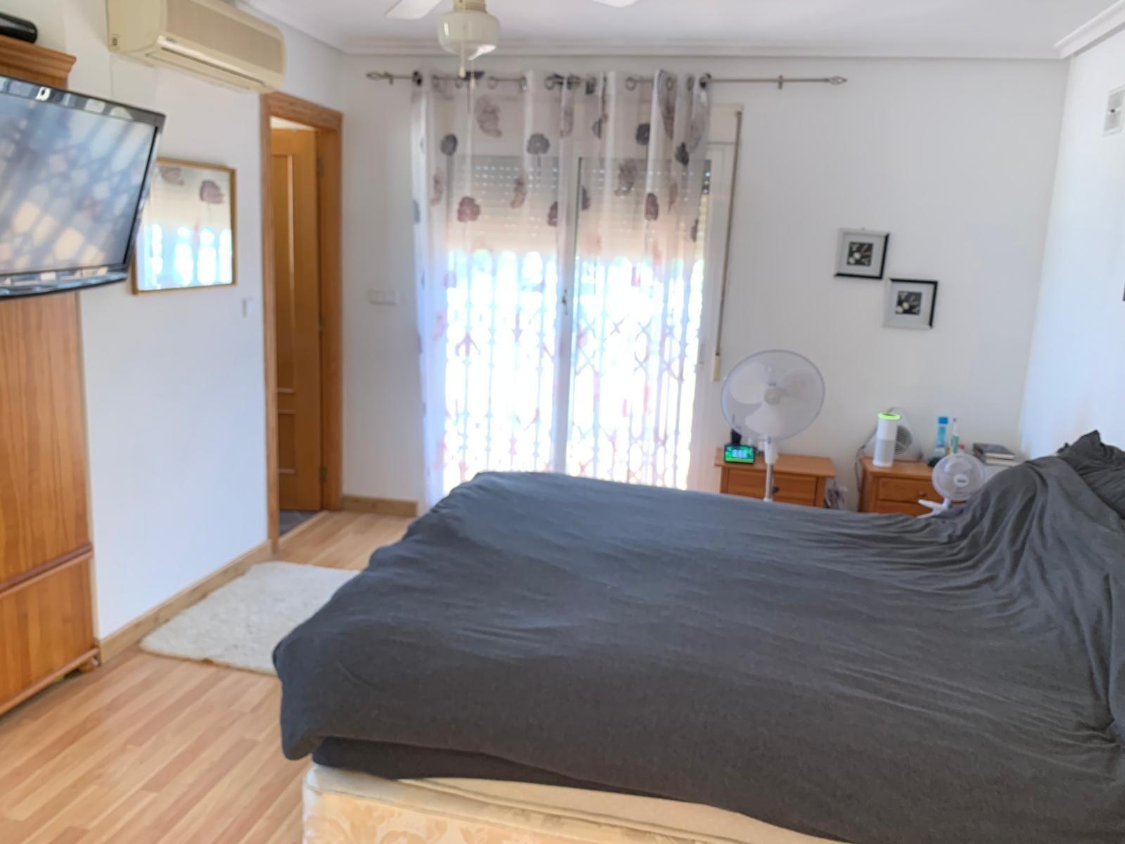 Huvila Los Balcones, Alicante, Espanja 6 makuuhuonetta, 340 m2 No. 126936