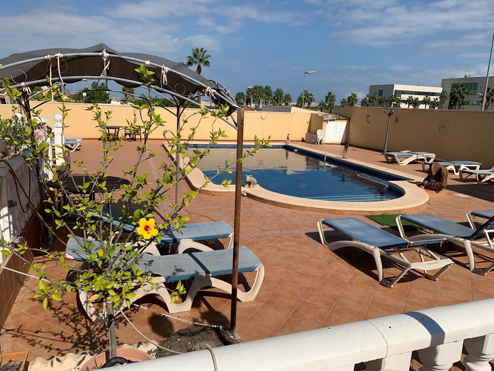 Huvila Los Balcones, Alicante, Espanja 6 makuuhuonetta, 340 m2 No. 126936