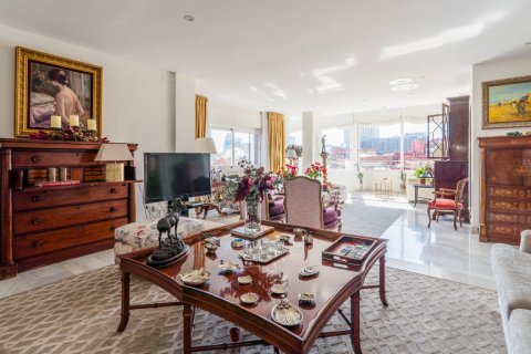 Paritalo myytävänä Madrid, Espanja, 4 makuuhuonetta, 469 m2 No. 120284 - kuva 9