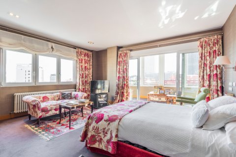 Paritalo myytävänä Madrid, Espanja, 4 makuuhuonetta, 469 m2 No. 120284 - kuva 19
