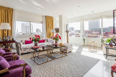 Paritalo myytävänä Madrid, Espanja, 4 makuuhuonetta, 469 m2 No. 120284 - kuva 2