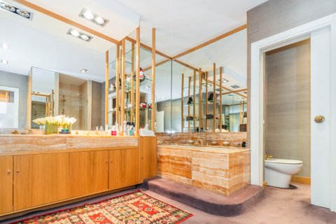 Paritalo myytävänä Madrid, Espanja, 4 makuuhuonetta, 469 m2 No. 120284 - kuva 28
