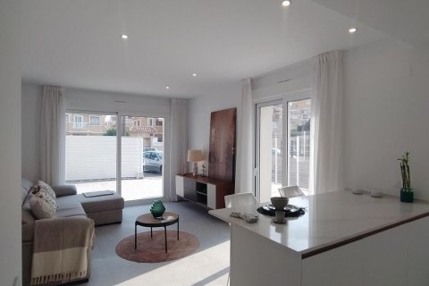 Apartment for sale Torrevieja, Alicante, Spain 3 bedrooms,  No. 131824 - photo 8