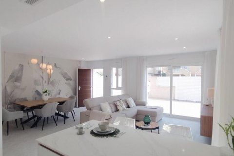 Apartment for sale Torrevieja, Alicante, Spain 3 bedrooms,  No. 131824 - photo 7