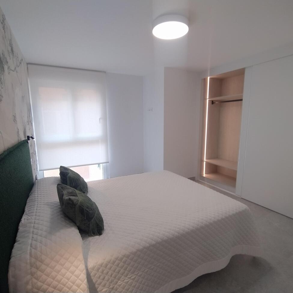 Apartamento en Torrevieja, Alicante, España 3 dormitorios,  No. 131824