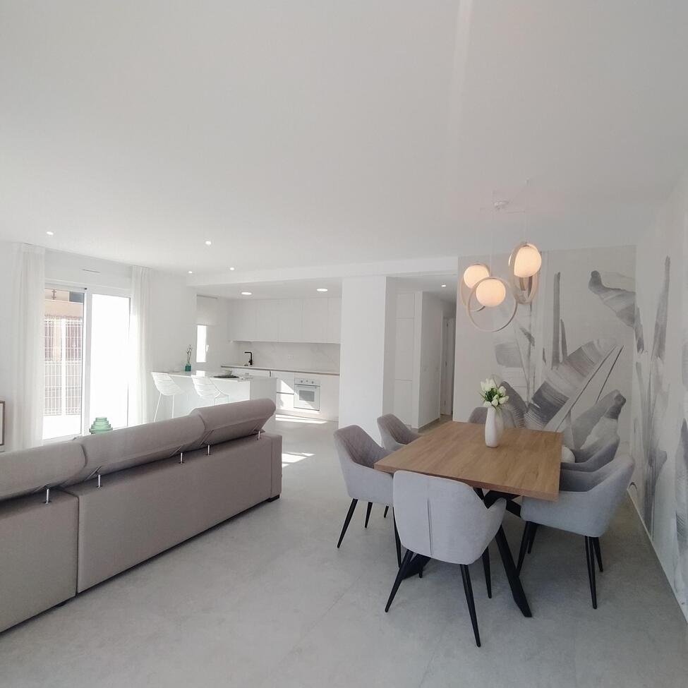 Apartamento en Torrevieja, Alicante, España 3 dormitorios,  No. 131824
