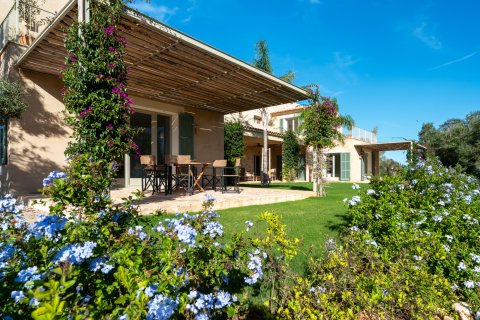 Finca en La Rapita, Mallorca, España 5 dormitorios, 820 m2 No. 128103