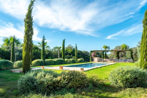 Finca en venta en La Rapita, Mallorca, España 5 dormitorios, 820 m2 No. 128103 - foto 2