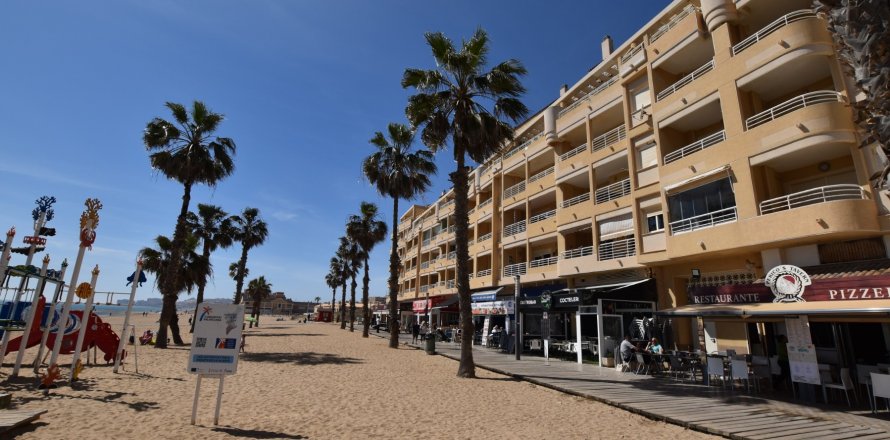 Apartment Torrevieja, Alicante, Spain 3 bedrooms, 98 sq.m. No. 125028
