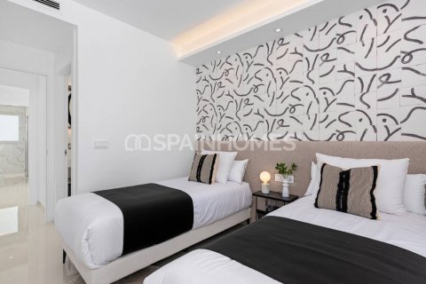 Villa for sale Rojales, Alicante, Spain 4 bedrooms, 396 sq.m. No. 121497 - photo 28