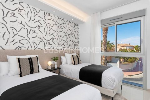 Villa for sale Rojales, Alicante, Spain 4 bedrooms, 396 sq.m. No. 121497 - photo 29