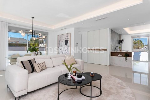 Villa for sale Rojales, Alicante, Spain 4 bedrooms, 396 sq.m. No. 121497 - photo 19