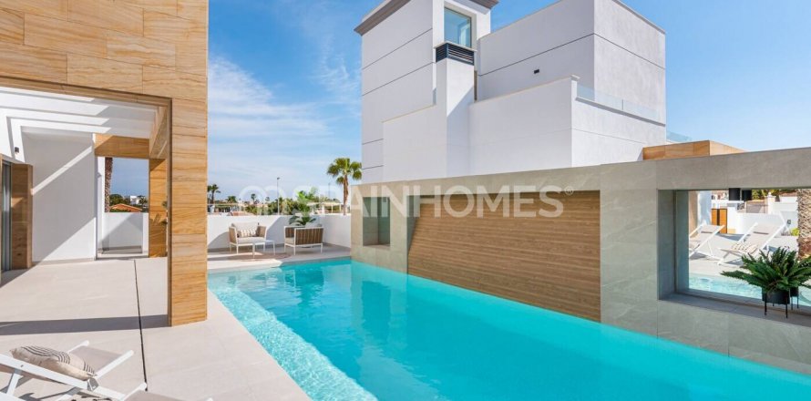 Villa Rojales, Alicante, Spain 4 bedrooms, 396 sq.m. No. 121497