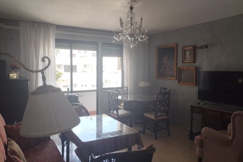 Apartment for rent Sevilla, Seville, Spain 2 bedrooms, 103 sq.m. No. 122081 - photo 7