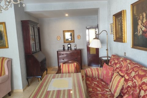 Apartment for rent Sevilla, Seville, Spain 2 bedrooms, 103 sq.m. No. 122081 - photo 3