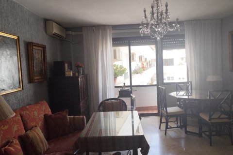 Apartment for rent Sevilla, Seville, Spain 2 bedrooms, 103 sq.m. No. 122081 - photo 8