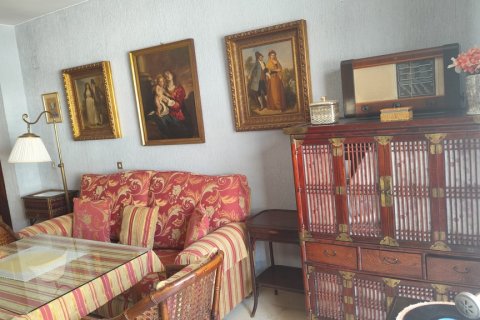 Apartment for rent Sevilla, Seville, Spain 2 bedrooms, 103 sq.m. No. 122081 - photo 9