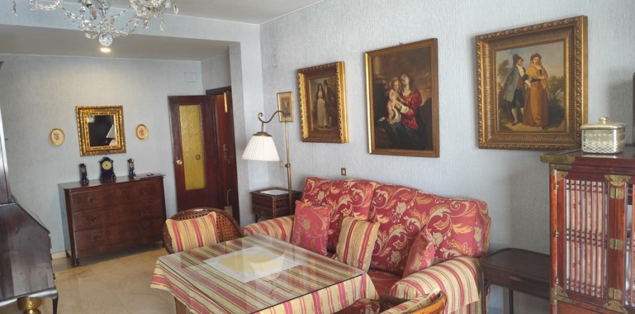 Apartment Sevilla, Seville, Spain 2 bedrooms, 103 sq.m. No. 122081
