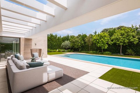 Villa zum Verkauf Estepona, Malaga, Spanien 5 Schlafzimmer, 628 m2 Nr. 129185 - Foto 4