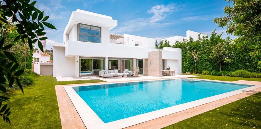 Villa Estepona, Malaga, Spanien 5 Schlafzimmer, 628 m2 Nr. 129185