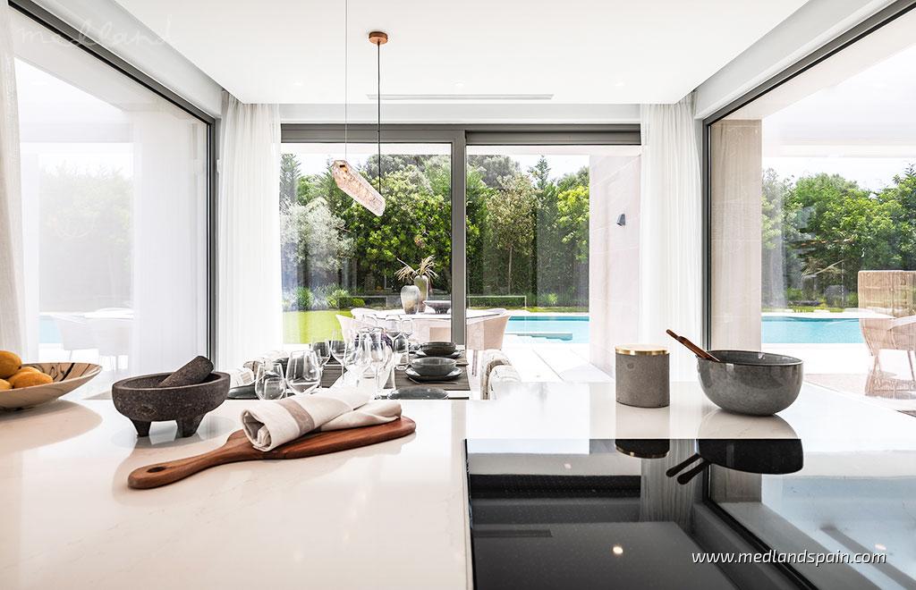 Villa à Estepona, Malaga, Espagne 5 chambres, 628 m2 No. 129185