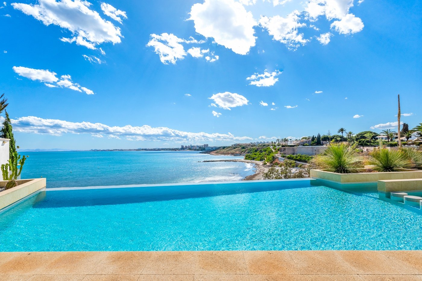 Villa en Cabo Roig, Alicante, España 6 dormitorios, 479 m2 No. 125930