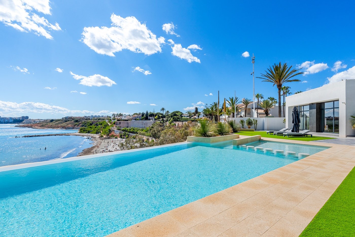 Villa en Cabo Roig, Alicante, España 6 dormitorios, 479 m2 No. 125930