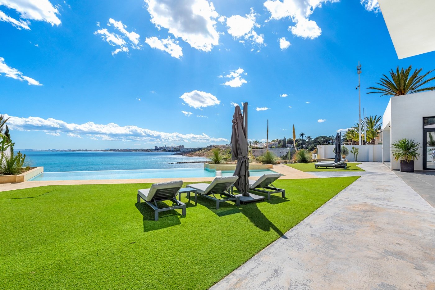Villa en Cabo Roig, Alicante, España 6 dormitorios, 479 m2 No. 125930