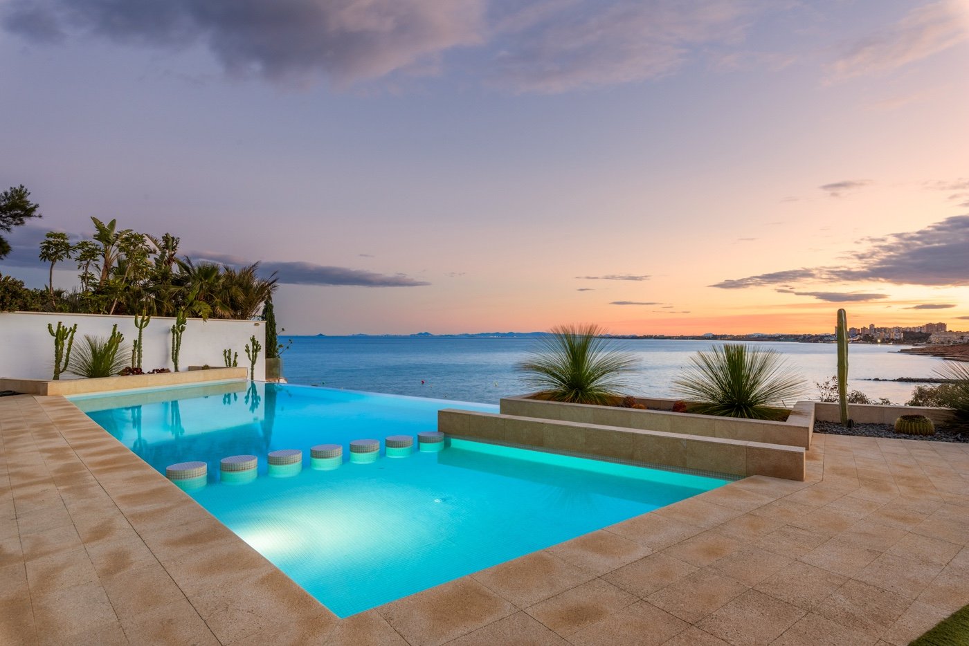 Villa en Cabo Roig, Alicante, España 6 dormitorios, 479 m2 No. 125930