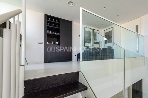 Продажа квартиры в Барселона, Испания 2 спальни, 142м2 №122480 - фото 12