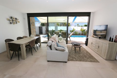 Продажа виллы Пилар де ла Орадада, Аликанте, Испания 3 спальни, 106м2 №125290 - фото 16